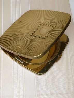 Vintage 1940s Max Factor Compact Gold Starbursts Hollywood USA Art Deco MCM